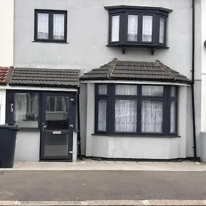 https://quebec-house-ilford.brighton-hotels-england.com